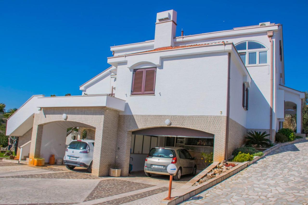 Apartments Grand & Plav In Krk คิร์ก ภายนอก รูปภาพ