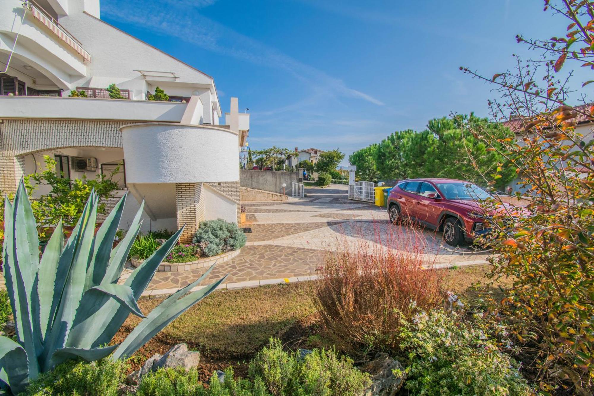 Apartments Grand & Plav In Krk คิร์ก ภายนอก รูปภาพ
