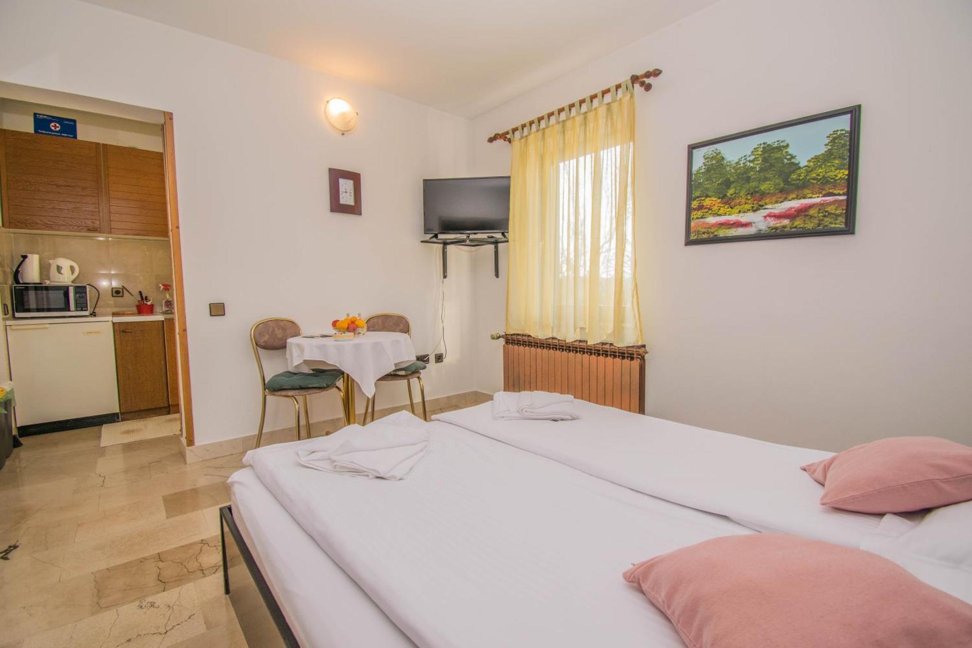 Apartments Grand & Plav In Krk คิร์ก ภายนอก รูปภาพ