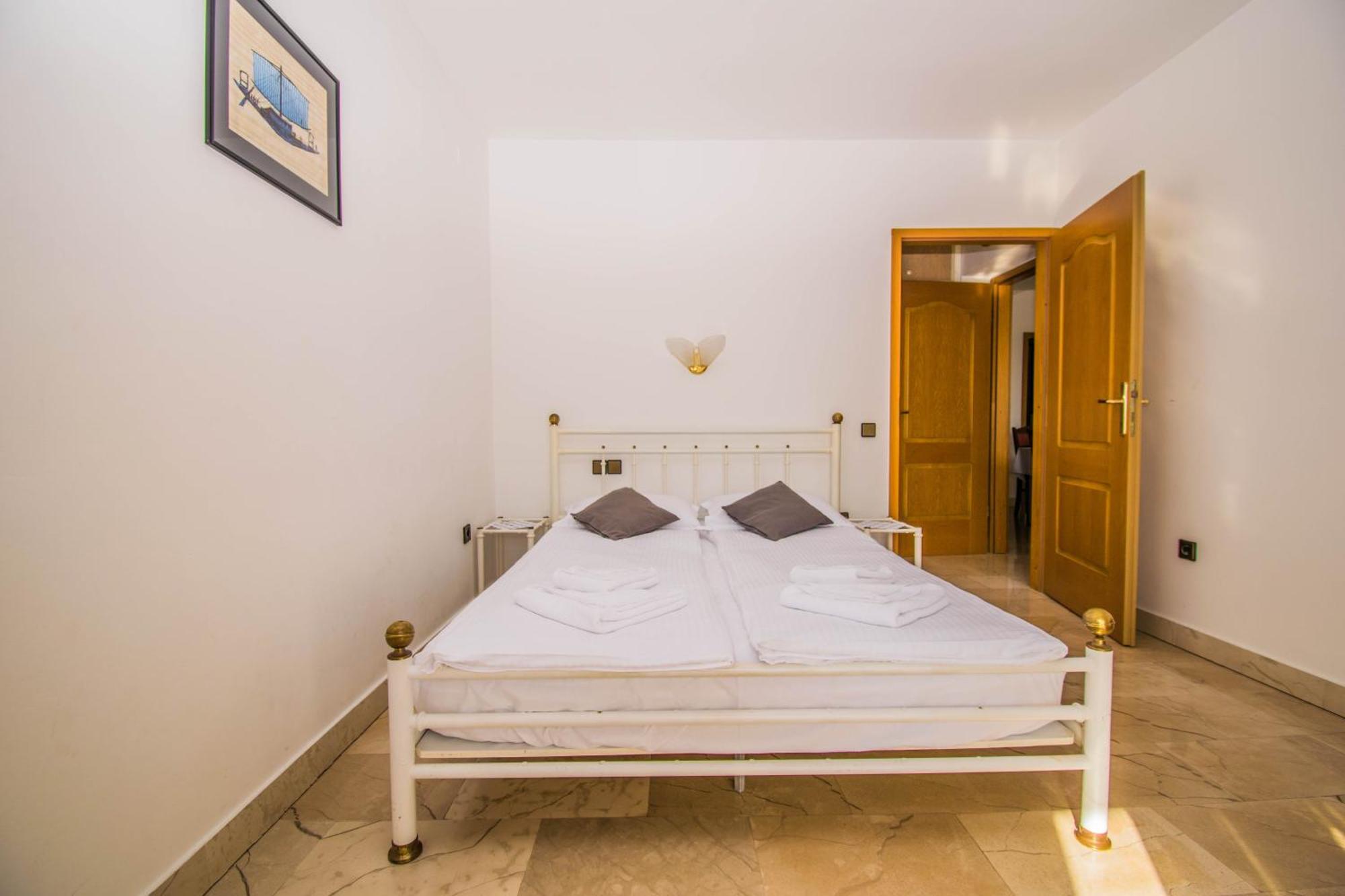Apartments Grand & Plav In Krk คิร์ก ภายนอก รูปภาพ