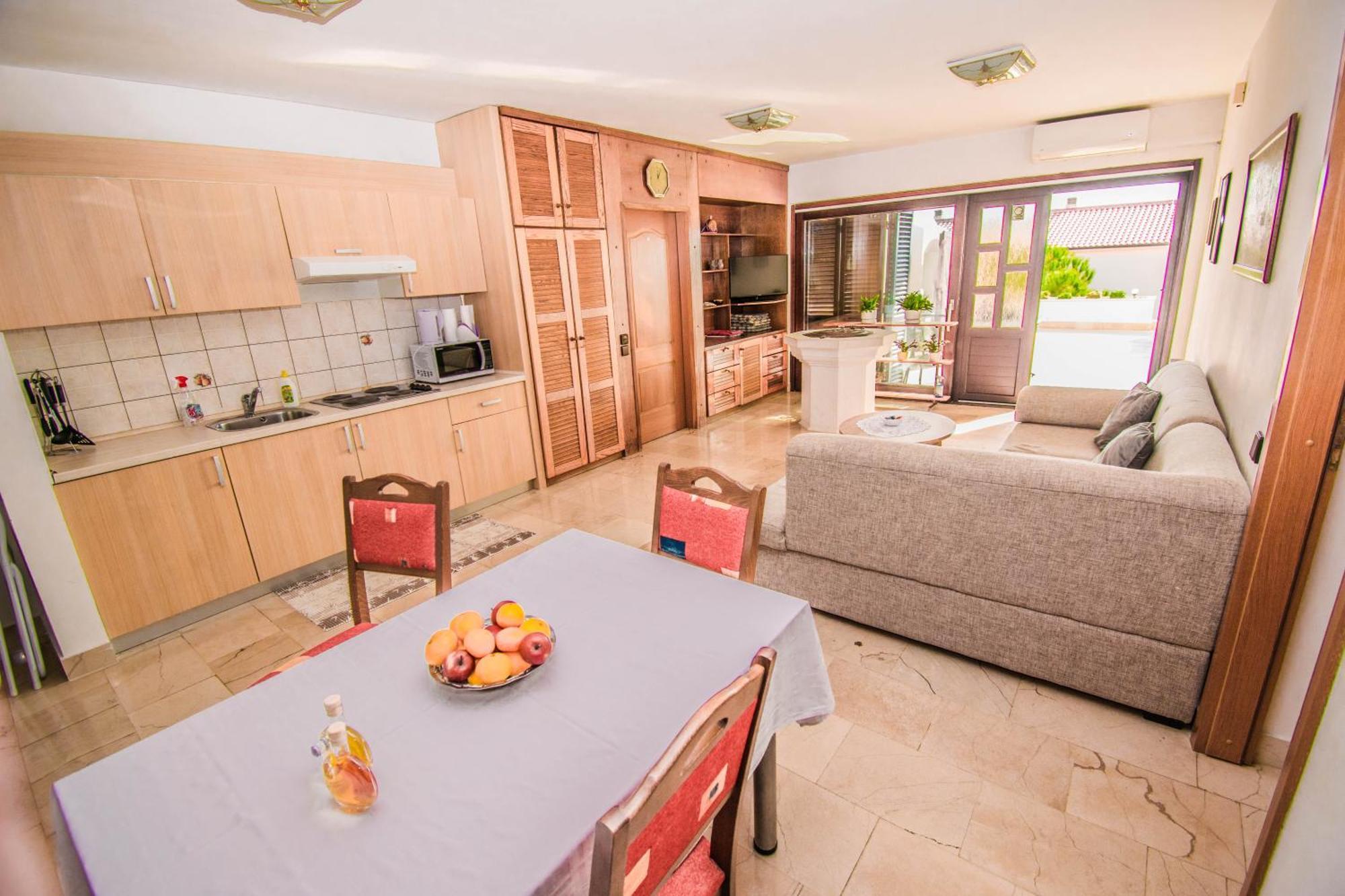 Apartments Grand & Plav In Krk คิร์ก ภายนอก รูปภาพ